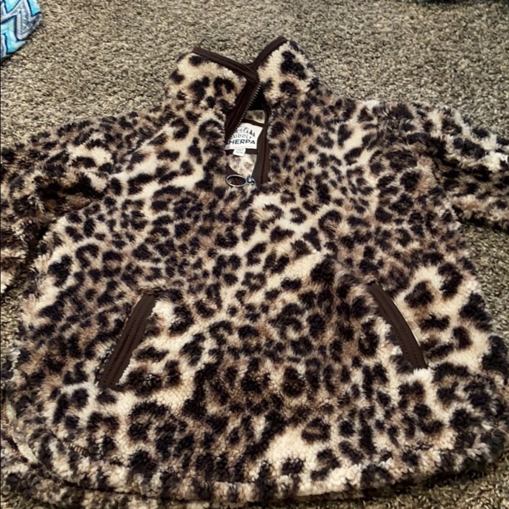 Cuddly Sherpa girls. Size 10/12. 3/4 zip 🌈